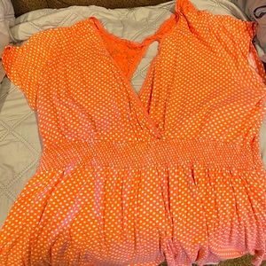 Torrid size 5 salmon/orange top with white dots